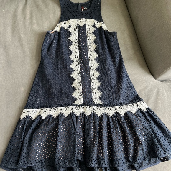 Nha Khanh Navy Bell Dress size 6 - Picture 6 of 7